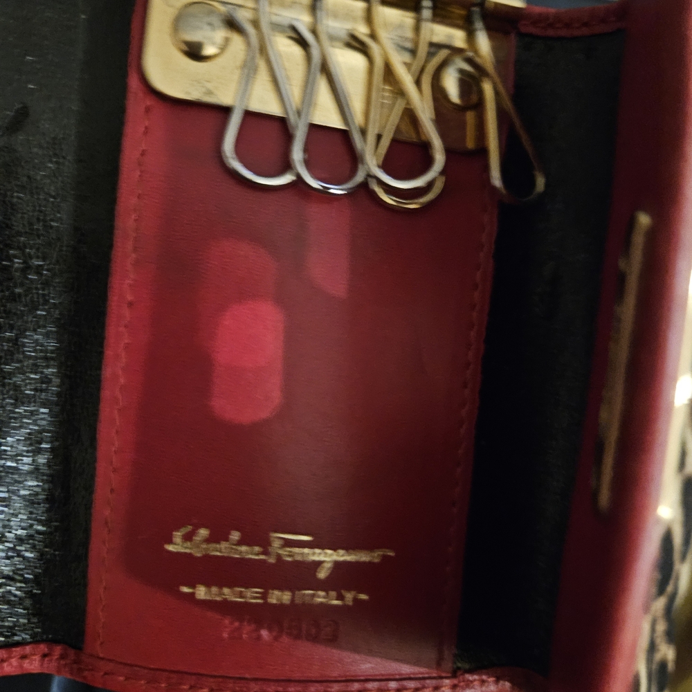 Authentic Ferragamo Red Wallet - Picture 5 of 8